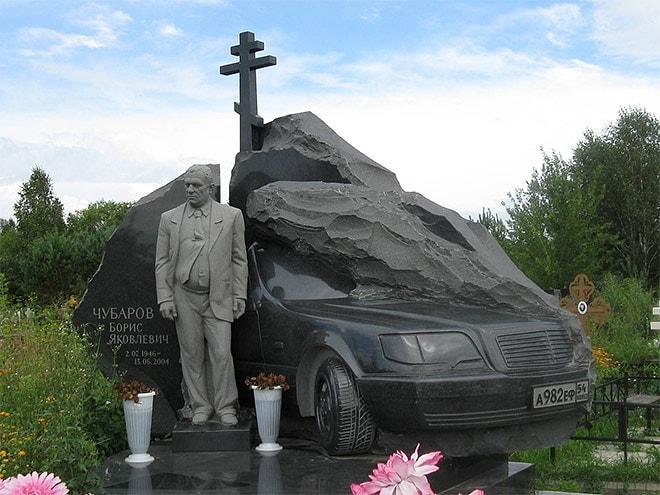 Rus Mafya Babalarına Ait Akıllara Zarar 18 Mezar Taşı