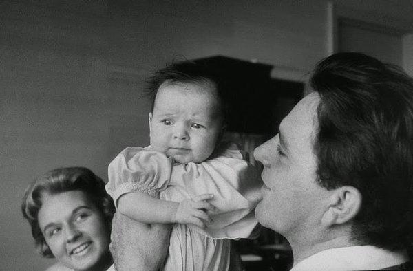13- İngiliz aktör Richard Burton ve kızı Kate, 1957.