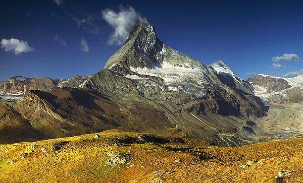 12. Matterhorn, 2,600m Valais Alpleri, İsviçre