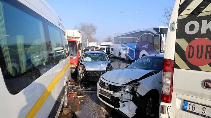 Bursa'da 100'e Yakın Araç Birbirine Girdi