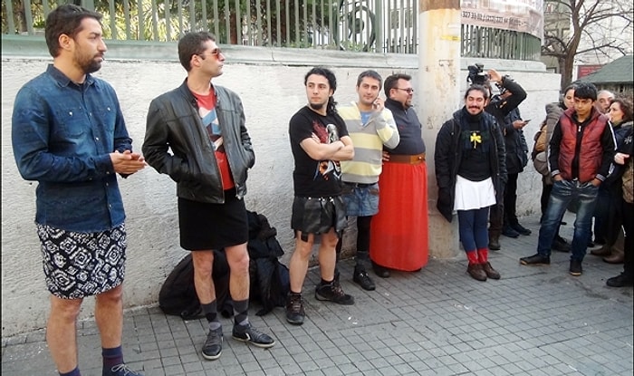 Erkekler, Özgecan Cinayetini Etek Giyerek Protesto Etti