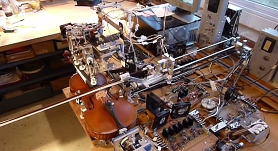 Keman Çalabilen Çok Yetenekli Mekanizma