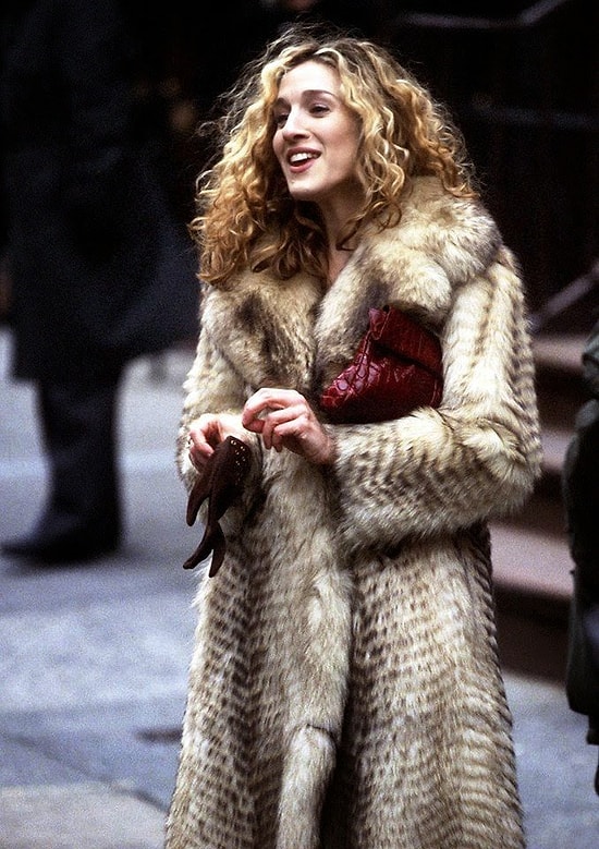 Carrie Bradshaw'ın 2015 Modasını Önceden Gördüğünün 8 Kanıtı