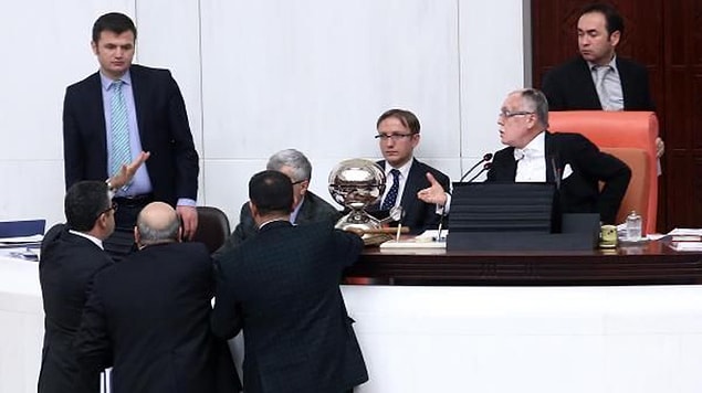 Muhalefetten 'köle' tepkisi