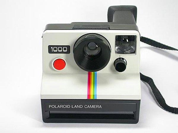 13. Outcast'in "Shake it like a Polaroid picture"(Bir Polaroid fotoğrafı gibi salla) şarkısından sonra Polaroid "Aslında sallamak ya da dalgalandırmak fotoğrafı bulanıklaştırır." açıklamasında bulundu.