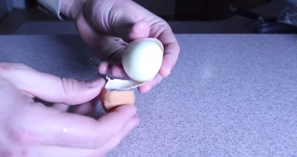 Haşlanmış Yumurta Nasıl Soyulur?