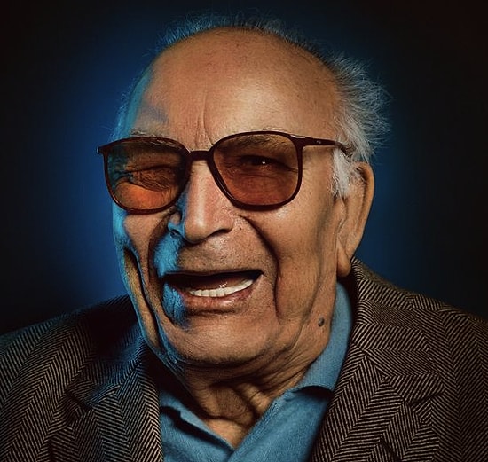 Yaşar Kemal'in Kahkaha Attığı İlk ve Tek Fotoğrafı