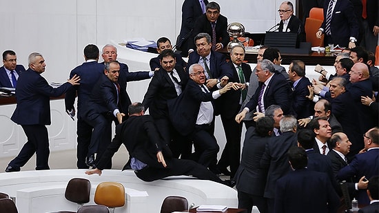 Tartışmalı Pakette Değişiklik Gündemde