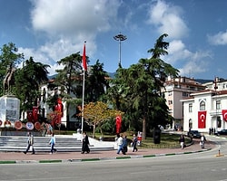 Heykele çıkmak