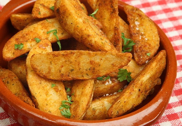 Yalnızca 1 TL farkla büyük boy patates yemek istemeyenlere: Baharatlı fırın patates