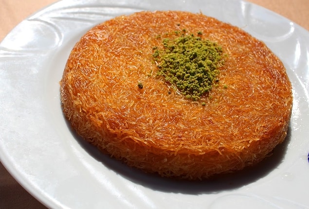 1. Şekeri ve tuzu bir araya getirip enfes bir tat çıkarmasıyla bize hayatta olmaz diye bir şeyin olmadığını gösterir.
