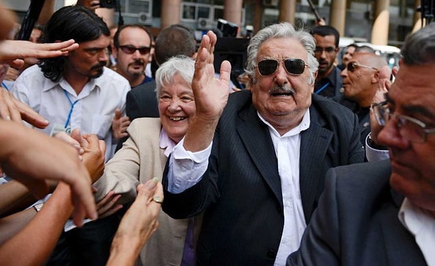 14. Eşcinsel evliliklere, esrar ve kürtaj serbestesine izin veren reformlarıyla hem ülke insanının, hem de dünyanın sevgisini ve takdirini kazandı.