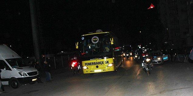 Fenerbahçe Takım Otobüsüne Saldırı