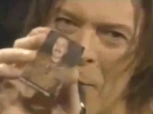 13. David Bowie de Mahir'in hayranlarından birisiydi...