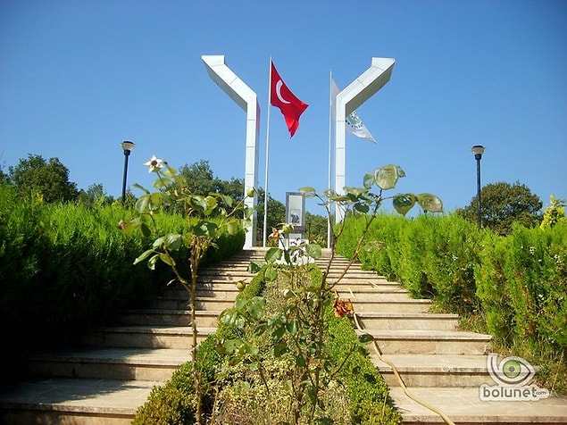 7. Gülmeye vakit ayır, gülme ruhun güzelliğidir.