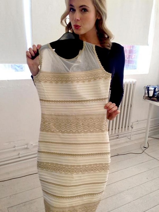 Dünyayı İkiye Bölen Elbisenin Altın-Beyaz Versiyonu da Yapıldı