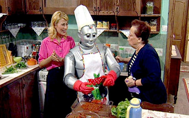 13. 2002 – İyi Aile Robotu