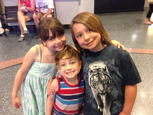 Sofia 8, Jaxton 5 ve Federico 9 yaşında.