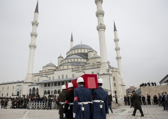 Şehit Pilotlar Son Yolculuklarına Uğurlandı