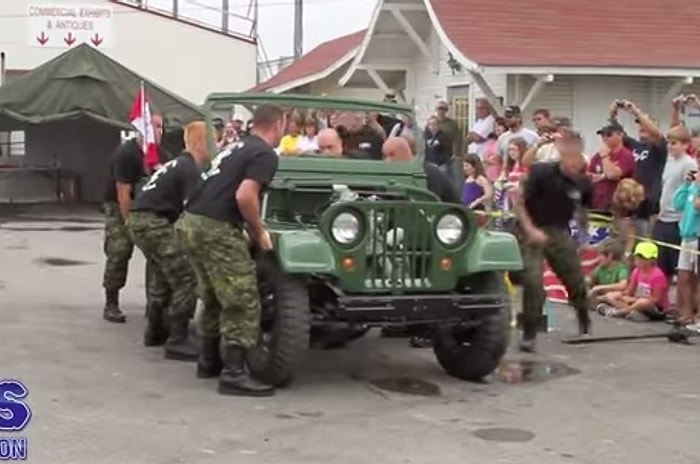 Saniyeler İçinde Bir Jipi Parçalamak