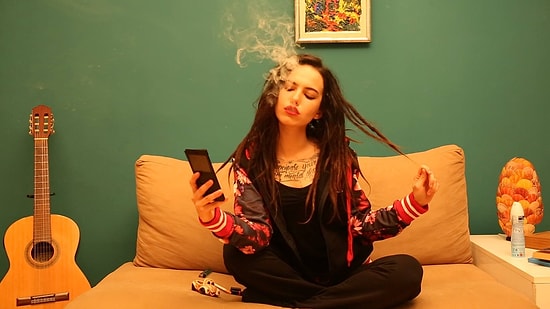 Nasıl Kim Kardashian Olunur? | Kadınlar Gününe Özel İntikam İçerir :)