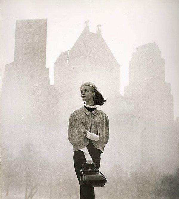 44. New York'ta bir kadın model, 1956.