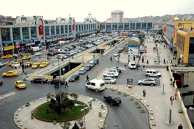 2. Eğer güzide bir Anadolu şehrinden geliyorsanız, Esenler Otogarı'nda akrabalar tarafından karşılanıp "çok büyük adam/kadın olacak çok!" muamelesi görmek.