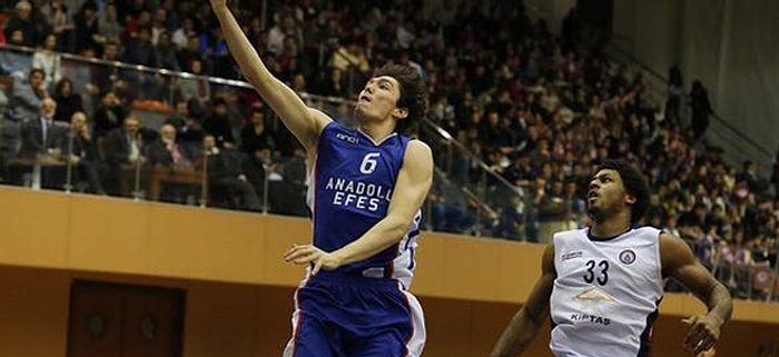 Anadolu Efes Farklı Kazandı