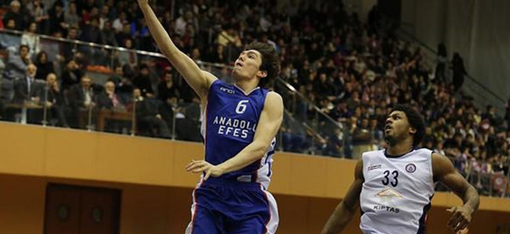 Anadolu Efes Farklı Kazandı