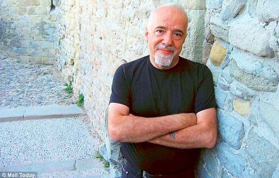 Simyaci Yazari Paulo Coelho Dan Basucu Notu Yapilacak 15 Alinti Onedio Com