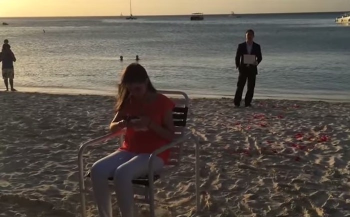 365 Gün Boyunca Evlenme Teklifi Eden Adam