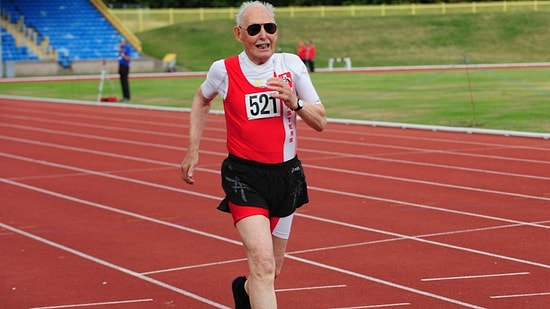95 Yaşında 200 Metre Koşusunu Dünya Rekoru Kırarak Bitiren Adam