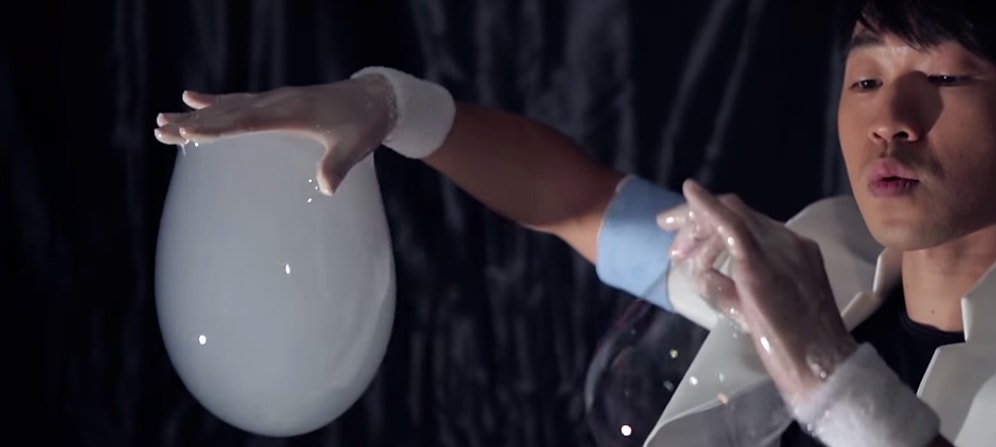 Baloncuklarla Yapılan Büyüleyici Gösteri