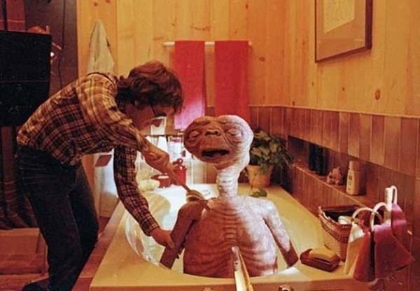 44. E.T. (1982)