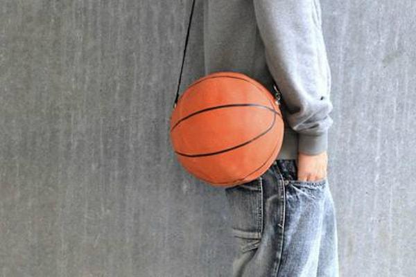 21. Öncesi: Basketbol Topu / Sonrası: Çanta