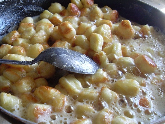 Gravyer Peyniri Kızartması Nasıl Yapılır?