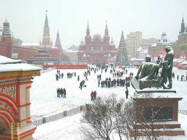 15. Aslında Ruslar yeni yılı iki defa kutlayacak kadar çok seviyor.
