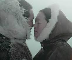 6. Grönland'da Eskimo Öpücüğü yaygındır
