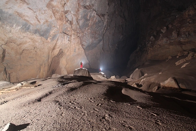 Zemini son derece kaliteli kireç taşından oluşuyor bu nedenle mağara çok düzgün bir yapıya sahip.