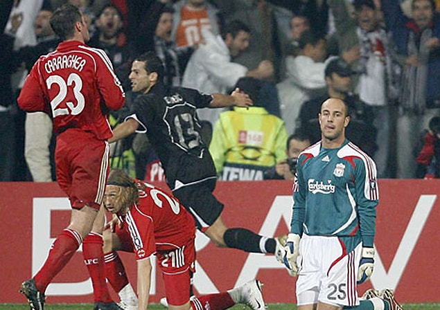 4. Liverpool’un İnönü’de yere serildiği 2-1’lik maç