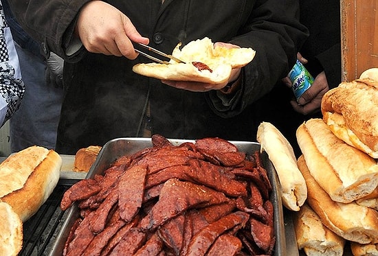 Sucuk Ekmekli Bedava Maç Keyfi
