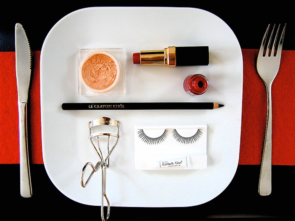 Kullandığınız Kozmetik Ürünlerinin Son Kullanma Tarihlerini Nasıl Öğrenebileceğinizi Biliyor Musunuz?