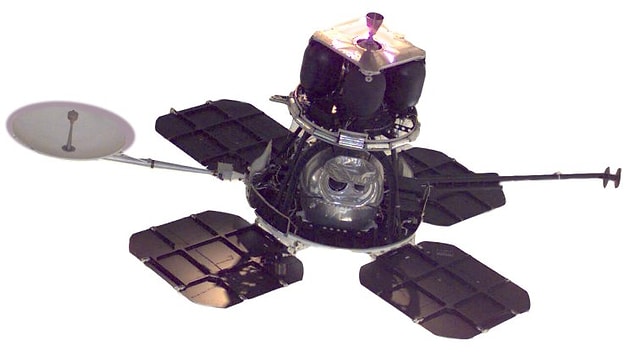 Bu da o görüntüleri alan Lunar Orbiter 1 adlı arkadaşımız