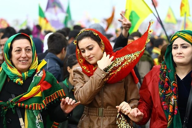 Diyarbakır'daki kutlamalar yağmur altında geçti