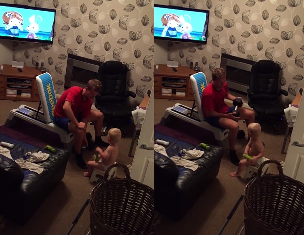 Babası ile Birlikte Dumbell Çalışan Küçük Çocuk