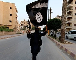 IŞİD, Anbar'a Saldırılar Düzenledi, 100'e Yakın Irak Askeri Öldü