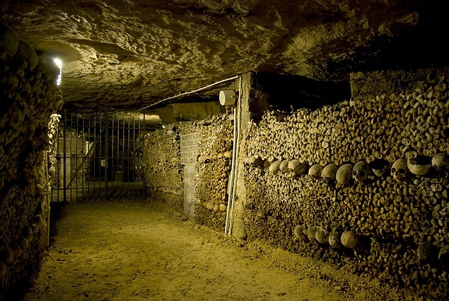 2. Les Catacombes, Paris
