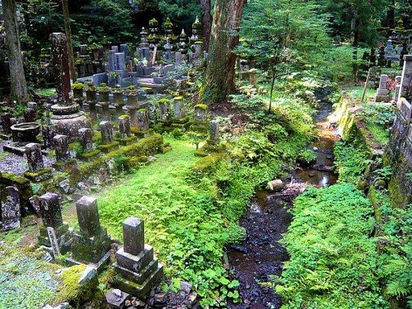 19. Okuno-in Mezarlığı, Mt. Koya, Japonya