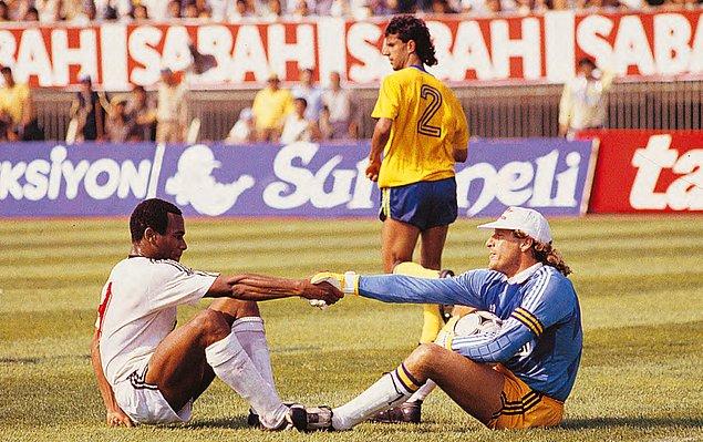 16. İnönü Stadı Haziran 1989 | Les Ferdinand, Toni Schumacher, İsmail Kartal (Beşiktaş - Fenerbahçe)