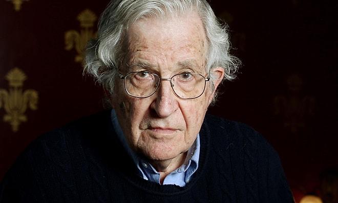 Ünlü Düşünür ve Aktivist Noam Chomsky'den Günümüze Işık Tutan 16 Söz